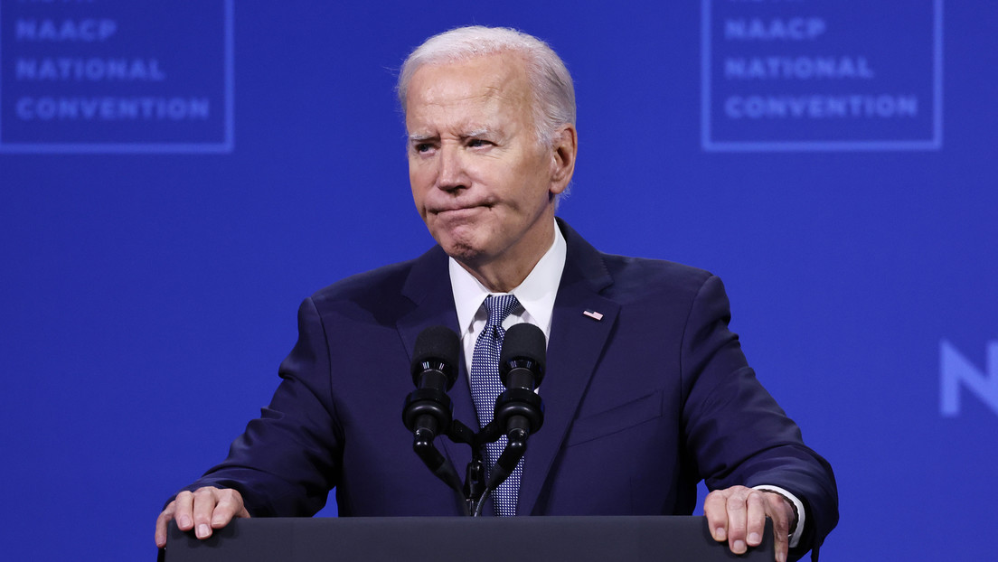 "Incendio en el contenedor de basura": ¿Cómo evalúan dentro y fuera de EE.UU. la gestión de Biden?