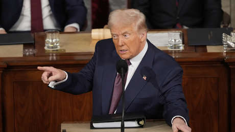 "Construido por estadounidenses y para estadounidenses": Trump quiere el control del canal de Panamá