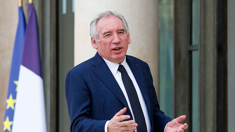 França culpa Trump por 'tsunami' global
