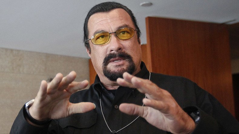 Steven Seagal gets Serbian citizenship