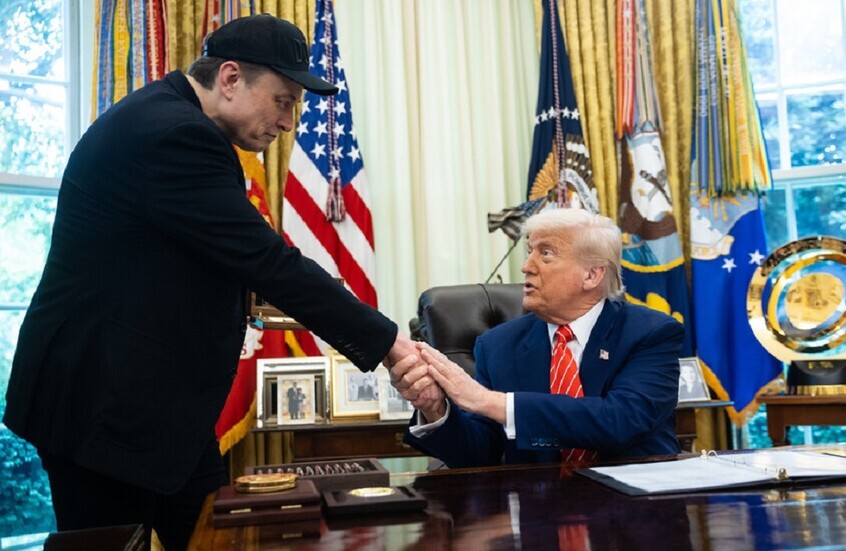 والد ماسك يكشف ما حدث لابنه بسبب ترامب